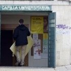 .Acceso al templo de la Complutense, en la facultad de Psicología