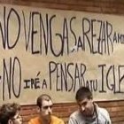 Cartel laicista en la Universidad de Barcelona