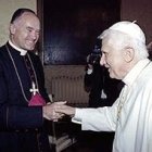 Monseñor Fellay con el Papa.