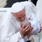 Un bebé, signo de vida y esperanza