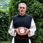 El padre Tomislav.