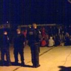 La Policía vigila a los veilleurs en oración