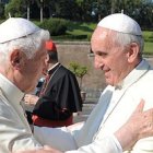 En los jardines del Vaticano.