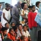 Fila para comulgar en una parroquia de las tierras altas de Papúa