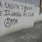Primero se acumulan las amenazas y luego algunos pasan a la agresión