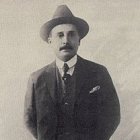 El doctor José Gregorio murió con 55 años, en un accidente en 1919, teniendo fama de santo por su servicio a los pobres