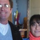 El padre Jorge junto a Gabriela Caballero