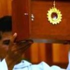 La hostia ensangrentada, tal como se mostraba el 24 y 25 de julio, ahora retirada