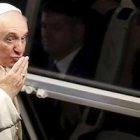 Nadie se va sin un gesto de cariño del Papa.