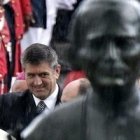 El Papa salió bajo la lluvia de la catedral de Río, camino del Teatro Municipal.