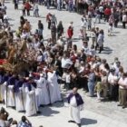 Las procesiones o fiestas patronales son un ejemplo de religiosidad que afectan al tejido asociativo español