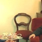 Albert Om se queda un par de días en la casa del obispo Novell y le pregunta de todo