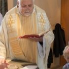 Lars Ekblad, como pastor de su parroquia, en un bautizo... el 67 por ciento de suecos están bautizados luteranos, pero sólo el 2 por ciento de ellos vuelve por la iglesia