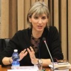 Costanza Miriano, la autora del libro, agradece al periodista que haya leído el libro para escribir sobre él