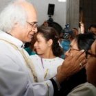 Leopoldo Brenes festeja su nombramiento con su feligresía