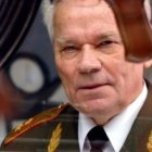 El general Kaláshnikov recobró la fe cristiana siendo anciano y se redoblaron sus preguntas