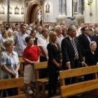 Entre un 70 y un 75 por ciento de españoles se declaran católicos, y de ellos un 15 por ciento van a misa cada domingo