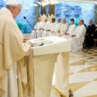 El Papa Francisco predica cada mañana en la residencia Santa Marta donde se aloja