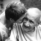 Los padres cuidan a los hijos, pero cuando ellos mismos enferman requieren ayuda especial