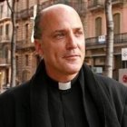 El padre José Pedro Manglano es un entusiasta de convertir las devociones populares y de tiempos litúrgicos en apps de iPhone