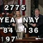 Las cámaras del Congreso estaban filmando la votación, con congresistas en pasillos, cuando Dianne tomó el micro