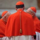 Hay 218 personas con la birreta cardenalicia, pero los menores de 80 años, que votarían en Cónclave, son 122