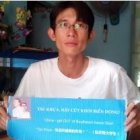 Por esta foto criticando a China y recordando a su hermano preso, Dinh Nhat Uy es condenado a 15 meses de arresto domiciliario