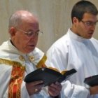 El arzobispo Gil Hellín, en oración de Laudes, junto a un seminarista