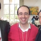 Josep Maria Amorós, en el centro, con dos colegas coreanos... clientes y proveedores forman parte de la lógica cristiana del don