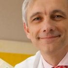 El doctor Schlatter, psiquiatra explica que una cosa es la culpa, y otra el complejo de culpa, y que el perdón es humano, curativo, libre y liberador