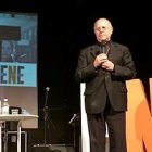 Tote Barrera, de Cursos Alpha, con el arzobispo Blázquez, de Valladolid, y más a la derecha el obispo Zornoza, de Cádiz.