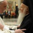 Hace un año, en la entronización de Francisco, el Papa y el Patriarca dijeron que se verían en Jerusalén... ya falta poco