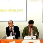 De izquierda a derecha, Francisco Segarra, Jaime Urcelay, Francisco José Contreras, Ignacio Arsuaga, Miguel Vidal y el padre Custodio Ballester