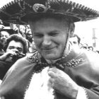 En sus 5 viajes a México y otros muchos a países hispanos Juan Pablo II se hizo con el corazón de multitudes