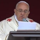 Francisco leyó así la homilía de la canonización de los dos papas