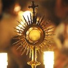 Los satanistas querían utilizar la Sagrada Forma para una misa negra