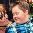 Sarah Palin y su hijo Trig