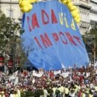Macromanifestación en 2009 contra el aborto en Madrid, cientos de miles de personas con el lema Cada Vida Importa