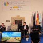 El delegado vaticano de santuarios y peregrinaciones habla en Galicia de lo específico del peregrinar por fe