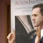 Samuel Gregg preside el Acton Institute, un think tank católico que propone un mercado tan libre como sea posible y un Estado pequeño y no intervencionista