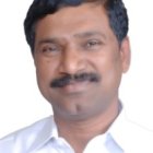 El doctor Rajaiah también es ministro de salud y educación para sus 35 millones de paisanos