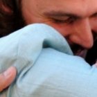 A veces un abrazo puede expresar más sobre Dios y el amor que mil explicaciones teológicas, y así cambiar corazones