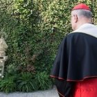 El cardenal Tarcisio Bertone fue el encargado de bendecir la imagen de la patrona de Cuba en los Jardines Vaticanos.