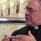 El padre Robert Sirico dice que con libre mercado virtud y vicio pueden competir, pero en economía dirigida el vicio ya ha ganado