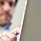 Cualquiera puede seguir las historias de santos de Silvia desde su tablet o ordenador