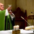 Francisco explica las Escrituras en sus homilías matinales en la casa Santa Marta