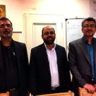 Ahmad Reza Meftah, en el centro de la foto, junto con sus colaboradores.