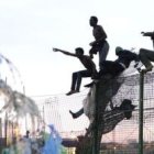 Los saltos de inmigrantes en la frontera de Ceuta y Melilla son un problema de dos continentes, no de dos ciudades