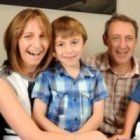 Kate Allatt con su familia, una vez recuperada... hoy lucha porque los pacientes se traten como personas, no como objetos