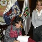 Ana María Díaz Pérez, historiadora canaria, firma uno de sus libros